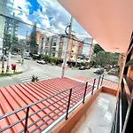 Lujoso Apto En Laureles Capacidad Max 8 Personas